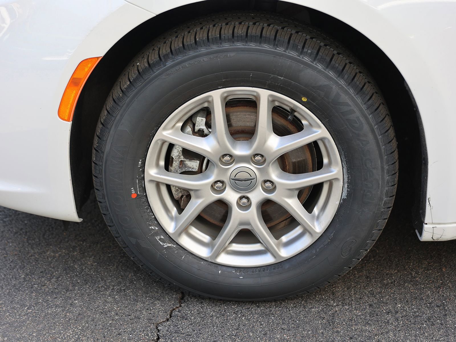 Used 2023 Chrysler Pacifica Touring-L image 10