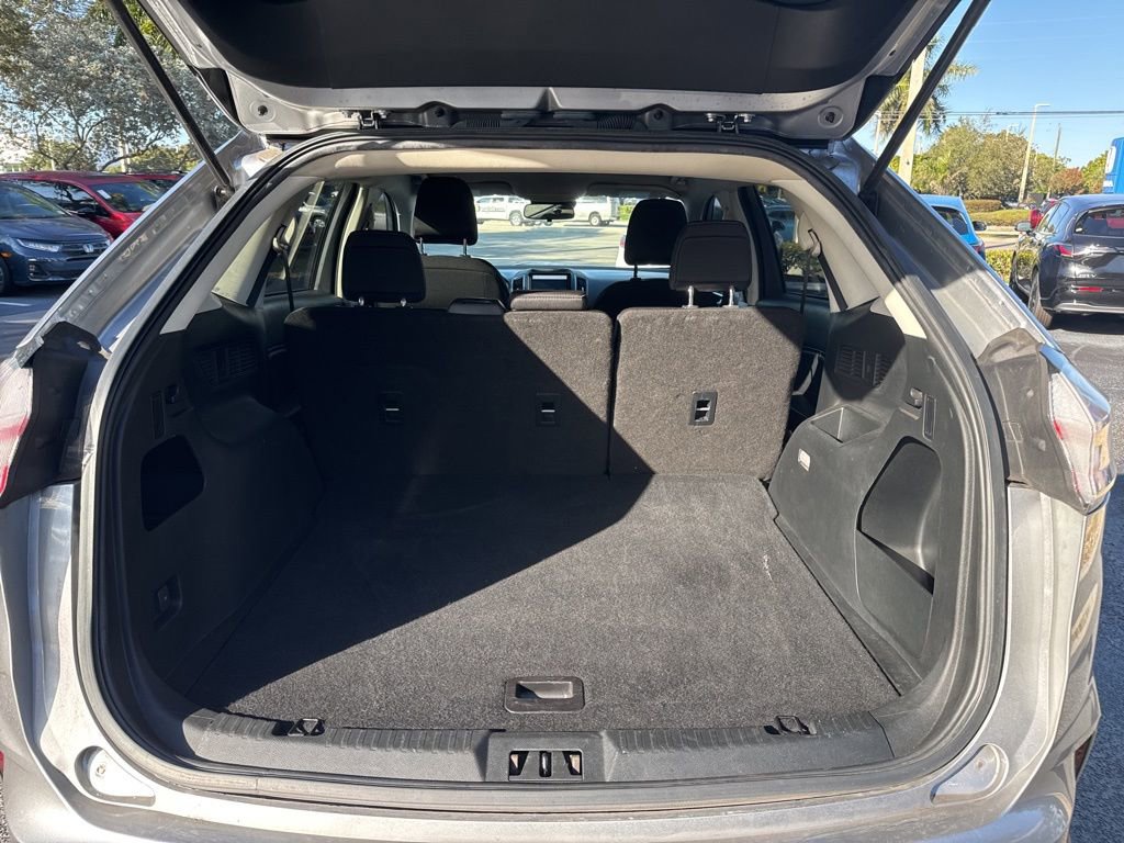 Used 2021 Ford Edge SE image 10