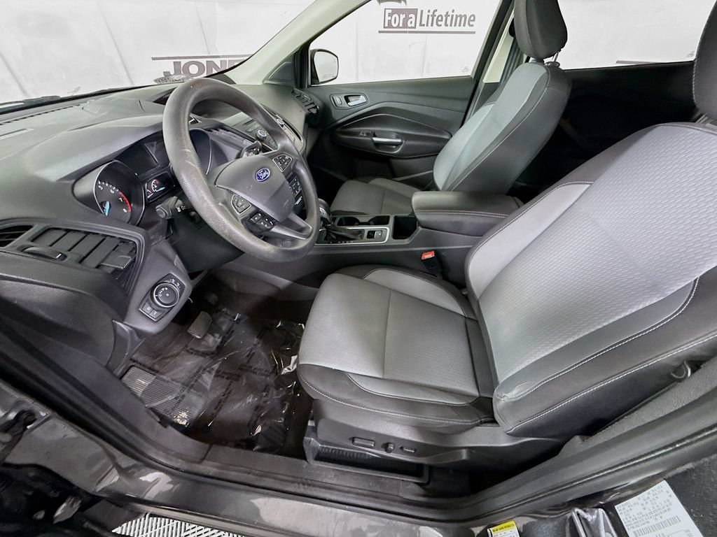 Used 2018 Ford Escape SE w/ Ford Safe & Smart Package FWD image 22