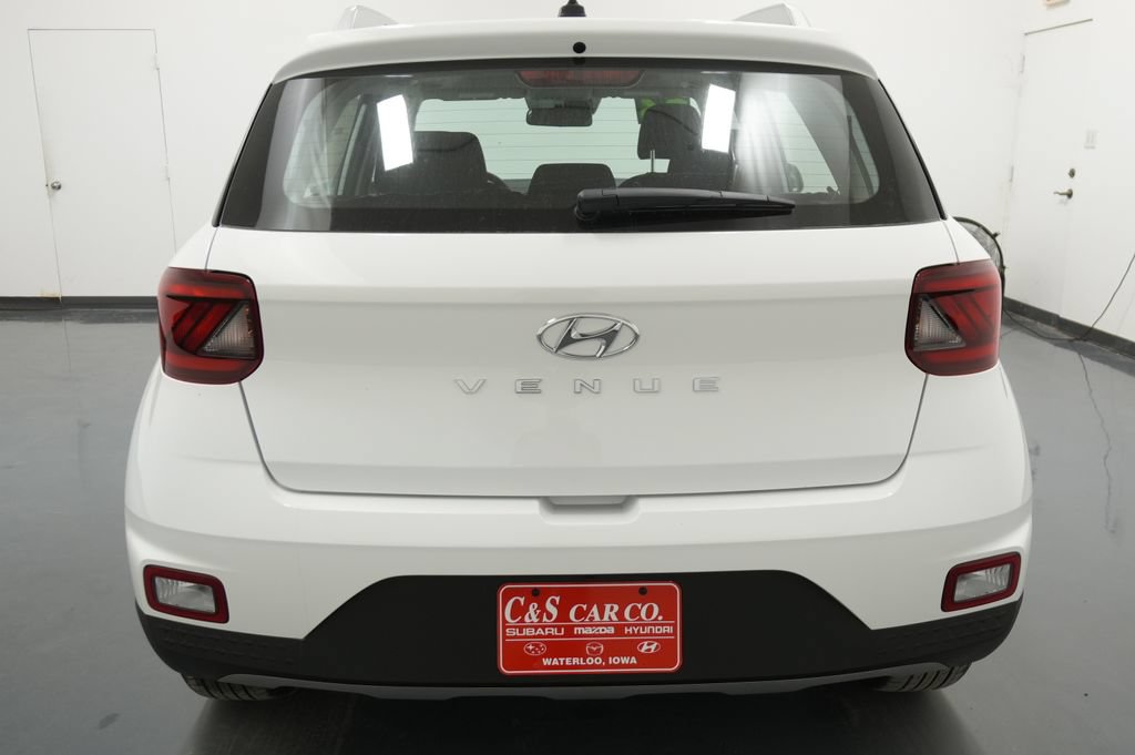 New 2026 Hyundai Venue SEL FWD image 8
