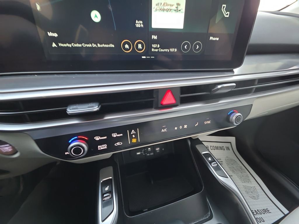 Used 2024 Kia Sorento S image 19