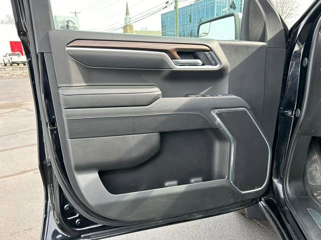 Used 2025 Chevrolet Silverado 1500 LT AWD/4WD image 9