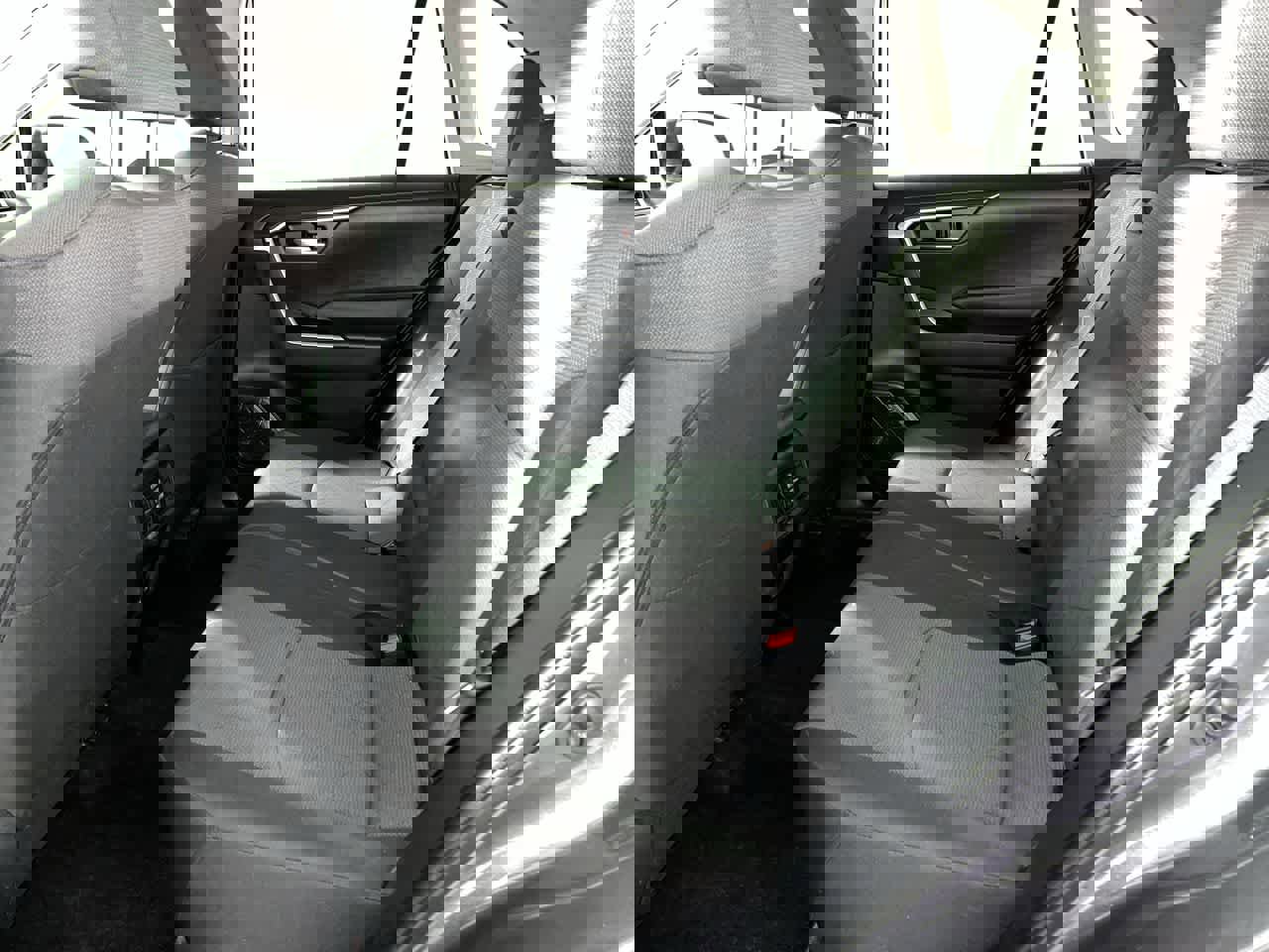 Used 2025 Toyota RAV4 XLE image 26