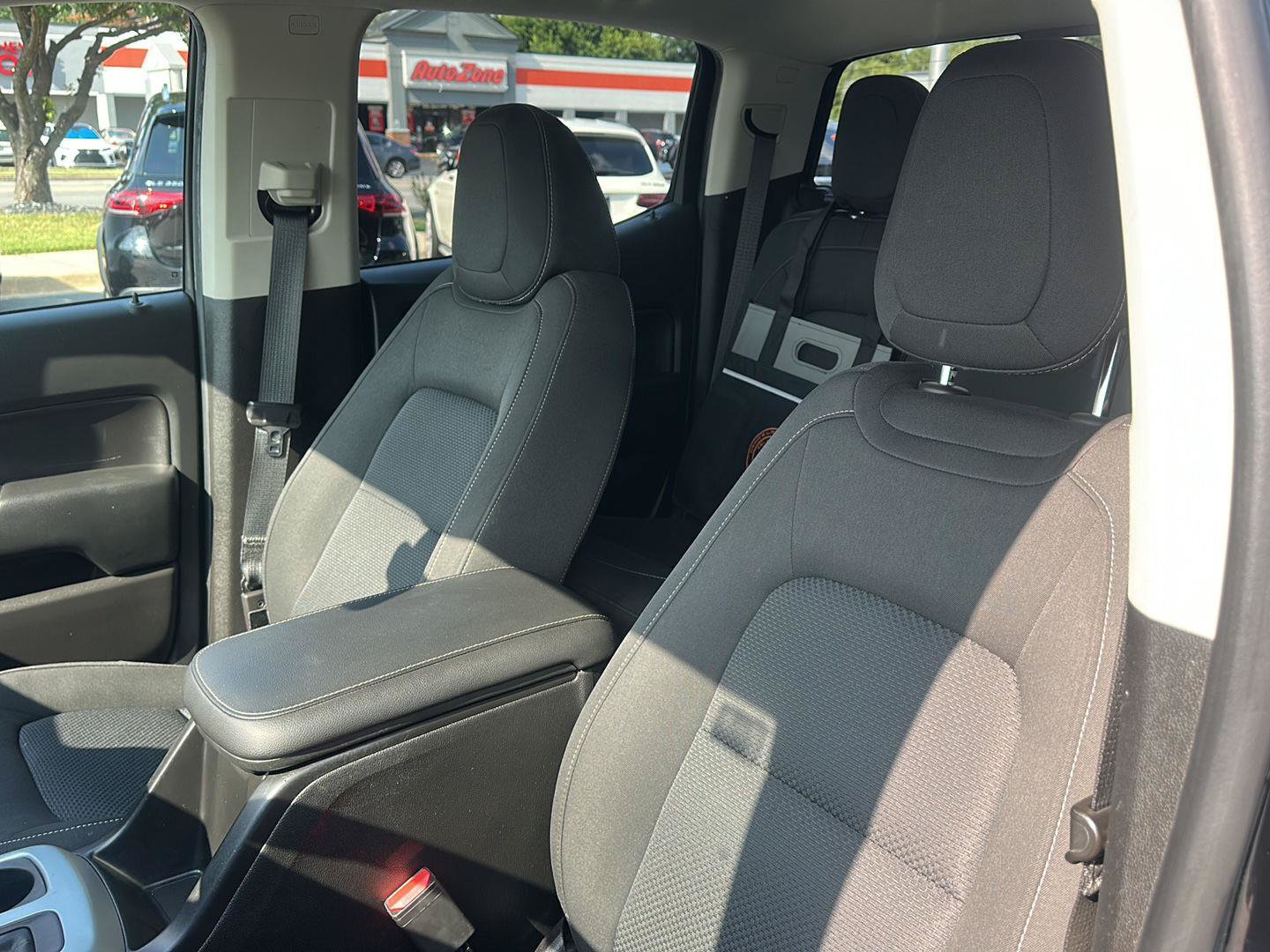 Used 2021 Chevrolet Colorado LT w/ LT Convenience Package AWD/4WD image 18