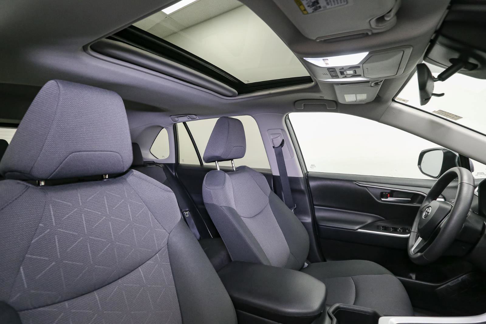 Used 2024 Toyota RAV4 XLE w/ Convenience Package image 19