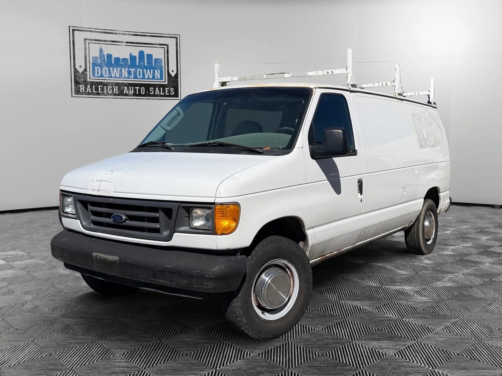 Used 2003 Ford E-250 and Econoline 250 RWD image 2