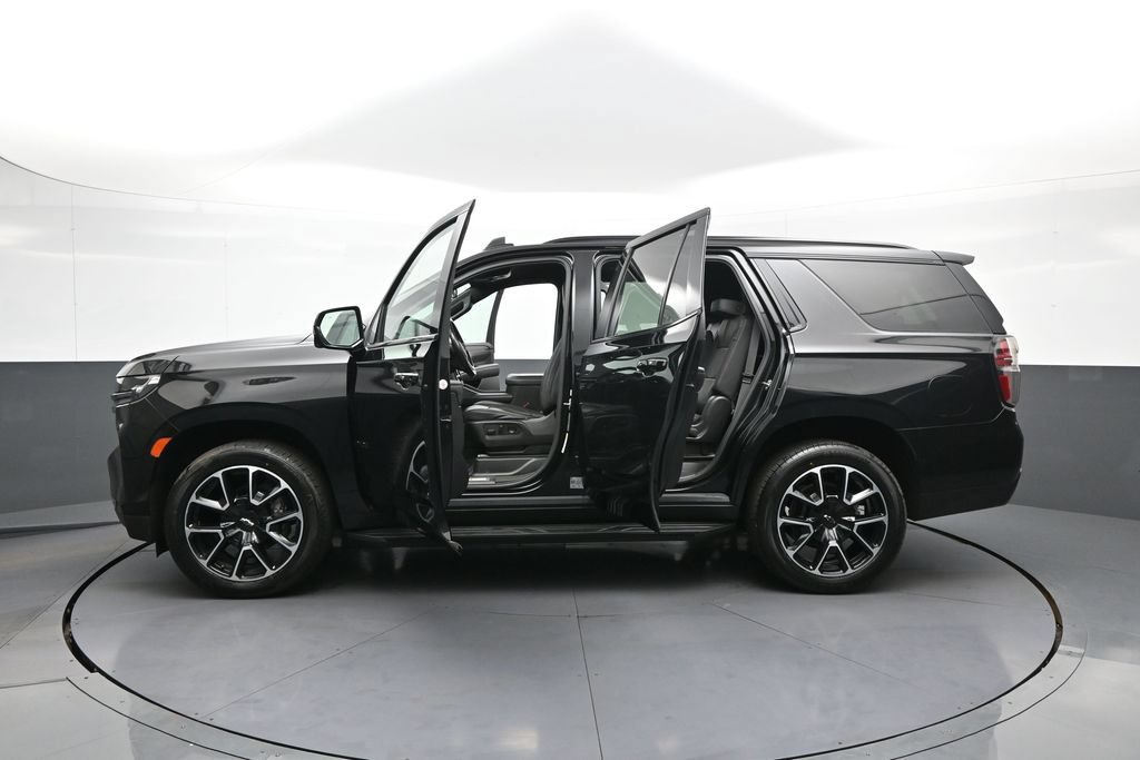 Used 2022 Chevrolet Tahoe RST w/ Luxury Package AWD/4WD image 46