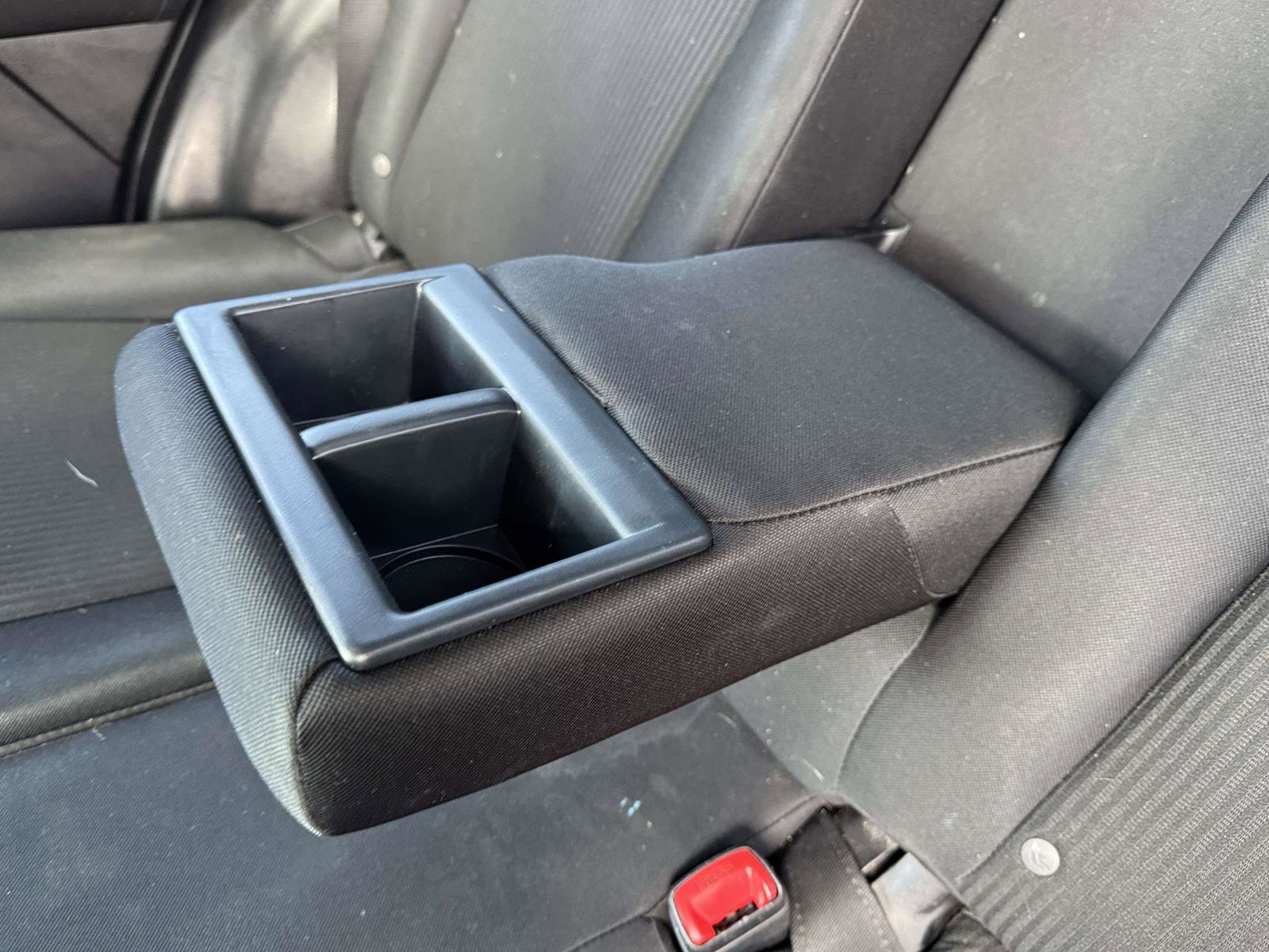 Used 2015 Toyota RAV4 LE image 10