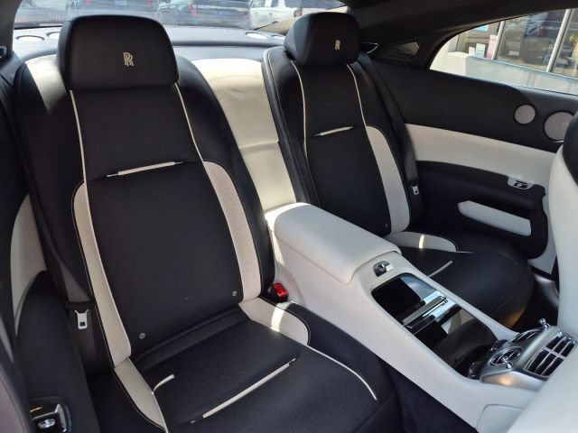 Used 2017 Rolls-Royce Wraith RWD image 16