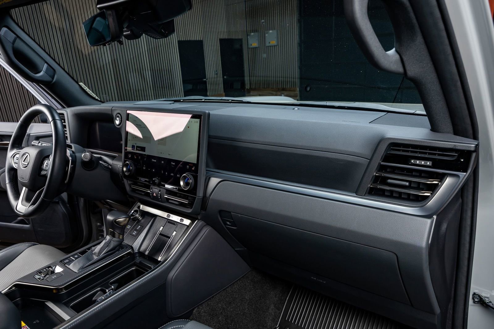 Used 2025 Lexus GX 550 550 Luxury+ w/ Accessory Package (2T) image 18