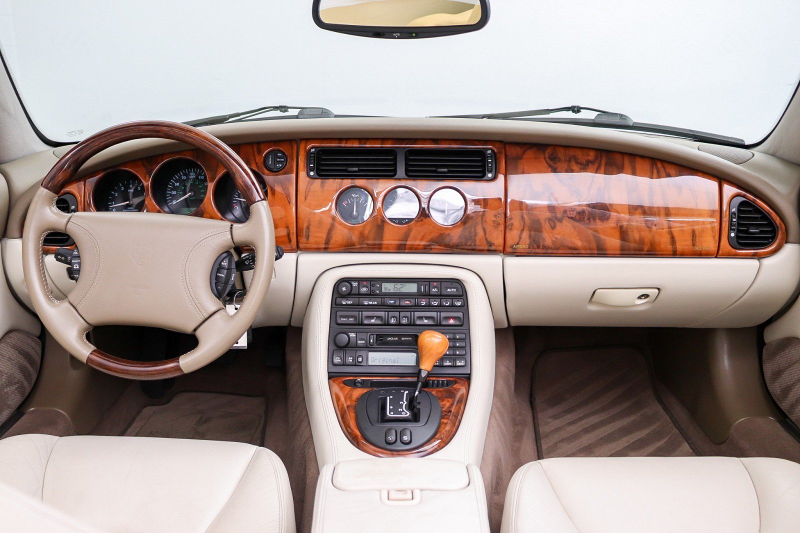 Used 2000 Jaguar XK8 Convertible RWD image 23