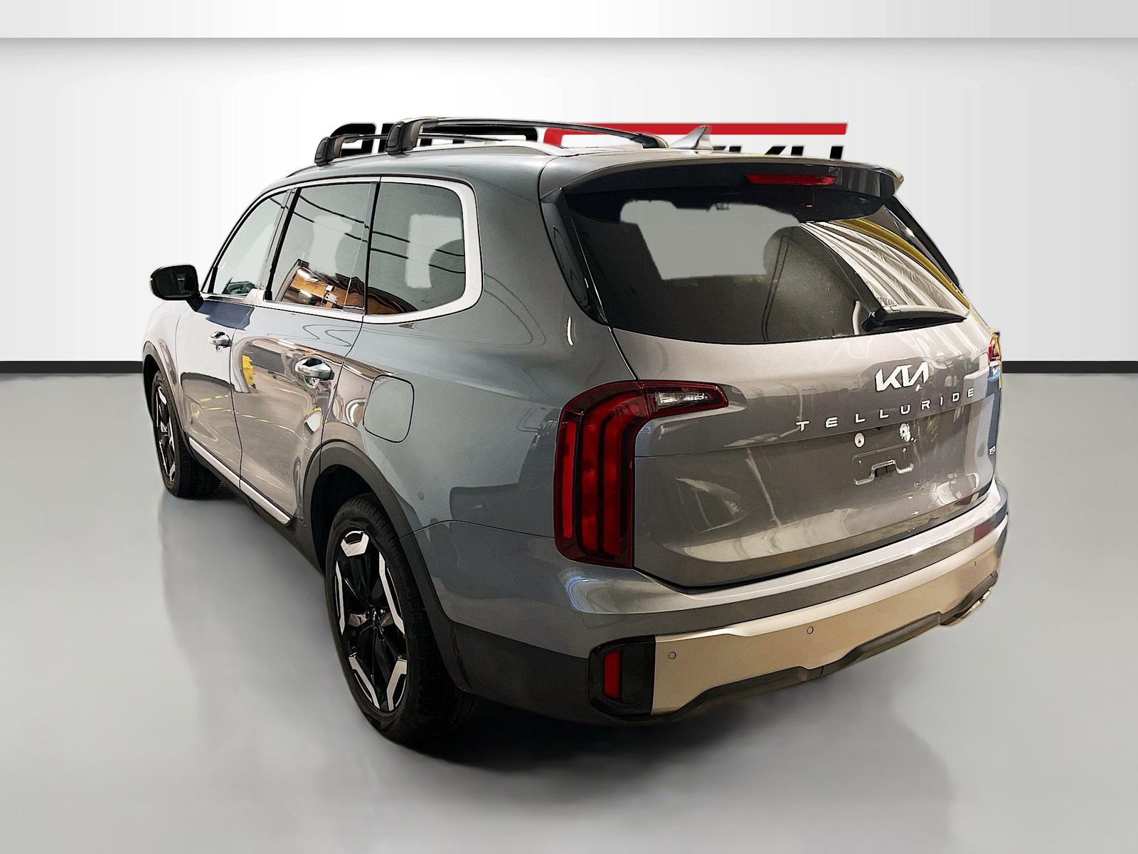 Used 2025 Kia Telluride S AWD/4WD image 5