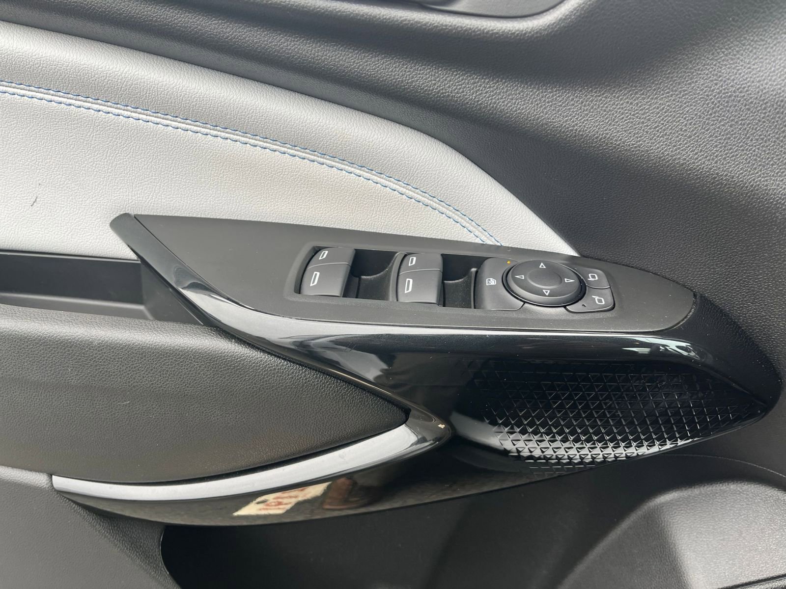 Used 2025 Chevrolet Trax LT image 20