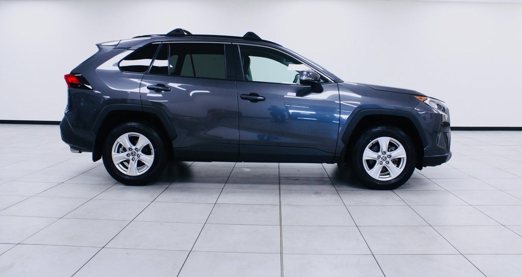 Used 2021 Toyota RAV4 XLE image 9