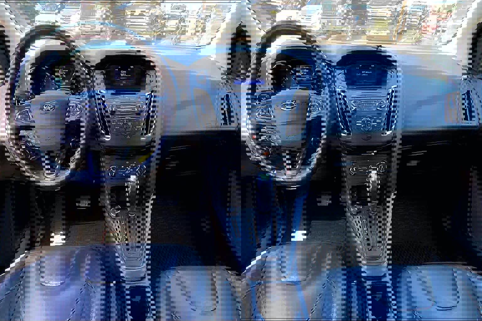 Used 2016 Ford Focus SE w/ Equipment Group 201A image 16