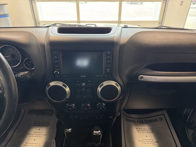 Used 2017 Jeep Wrangler Unlimited Rubicon w/ Connectivity Group image 17