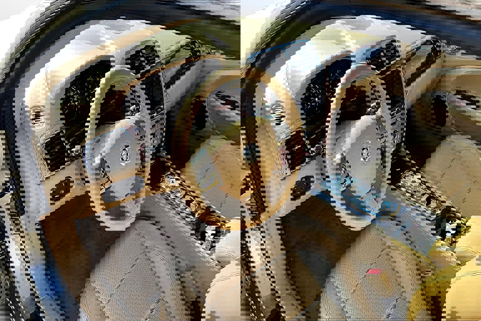 Used 2010 Jaguar XK Convertible image 19