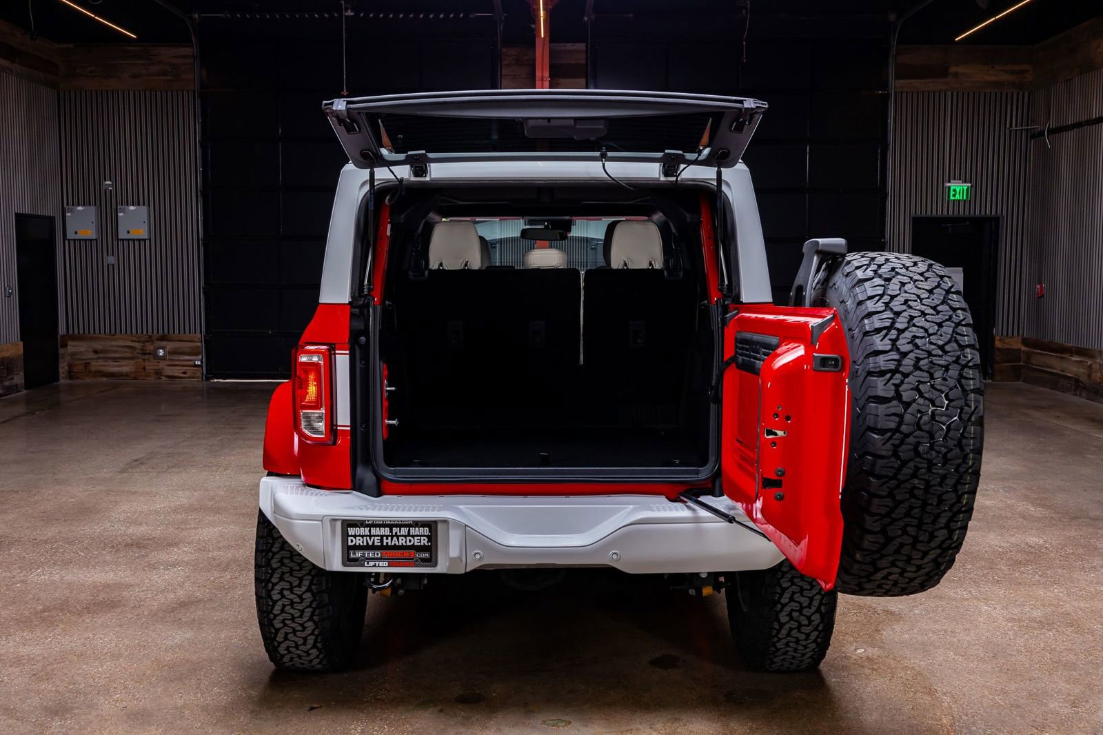 Used 2023 Ford Bronco Heritage Edition AWD/4WD image 9