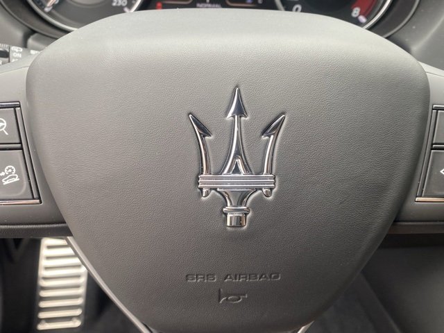 Used 2024 Maserati Levante Trofeo image 25