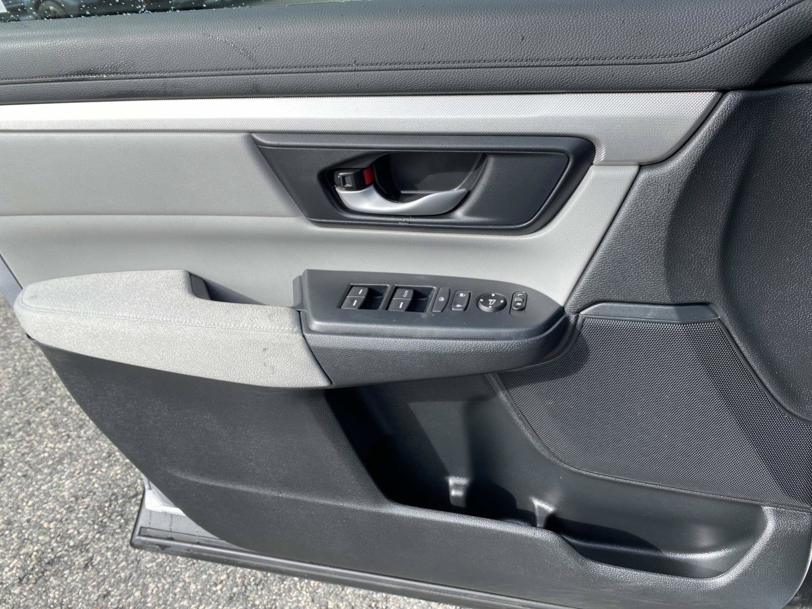 Used 2019 Honda CR-V LX image 19