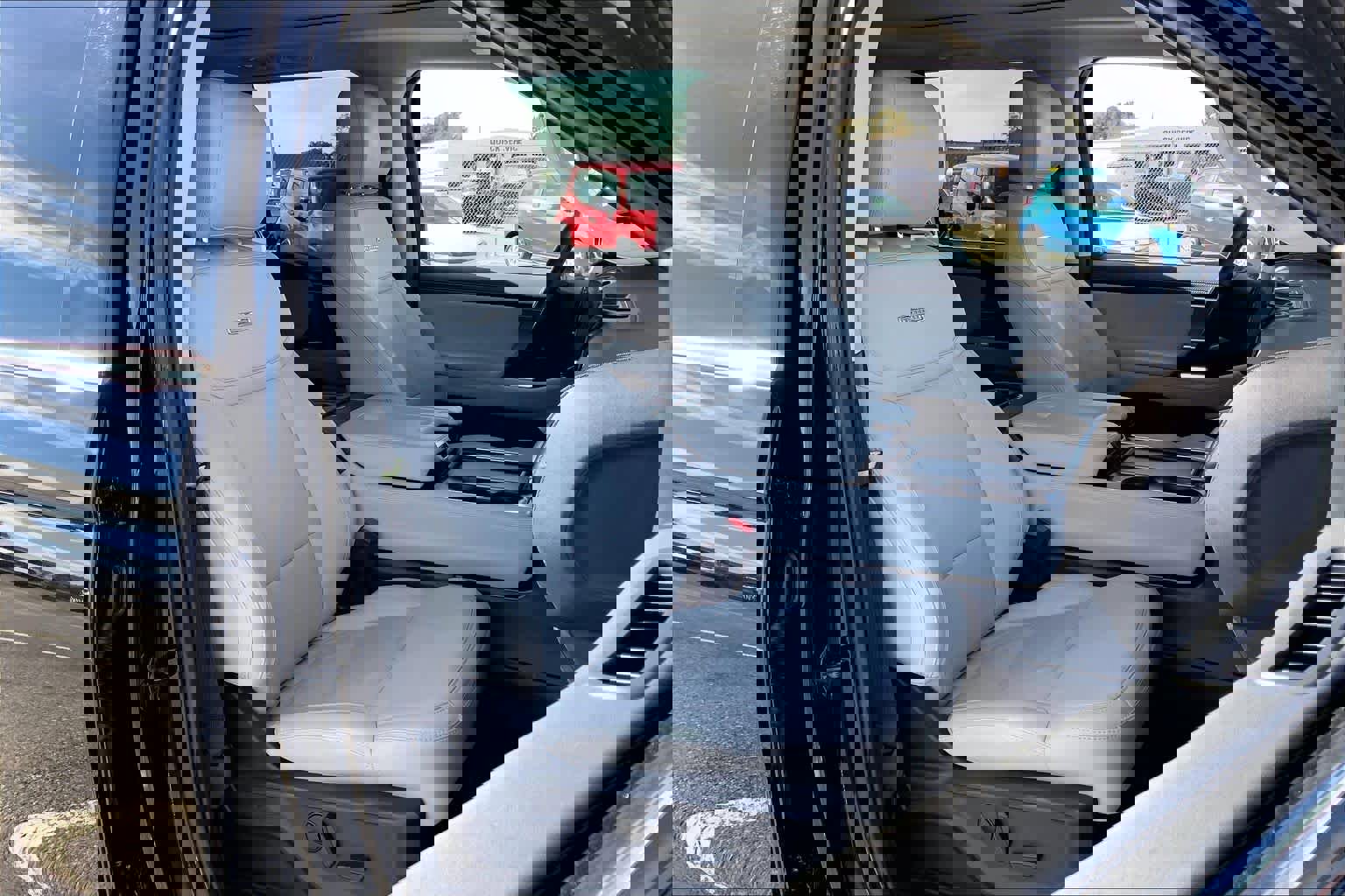 Certified 2025 Ford Expedition Platinum image 9