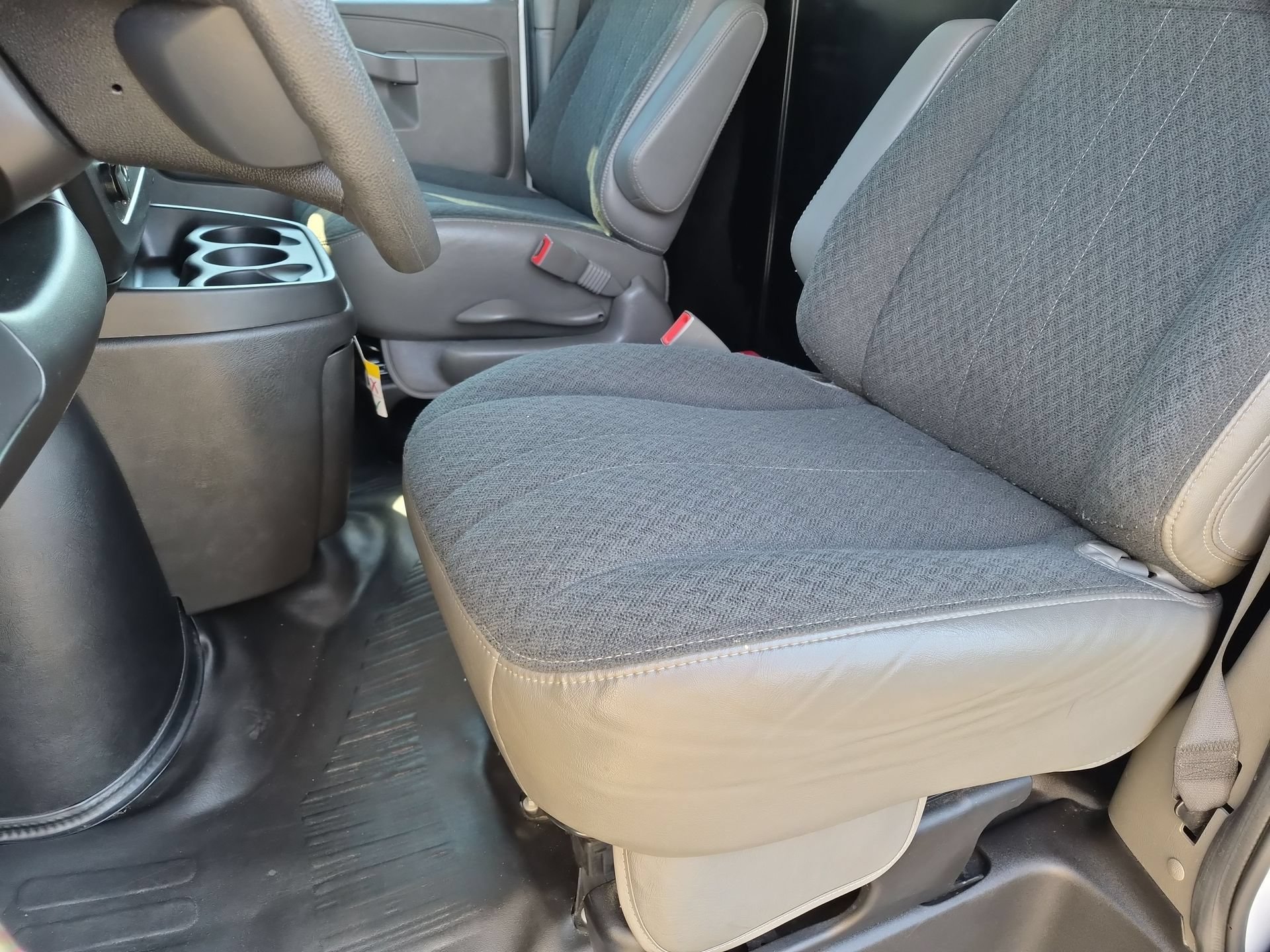 Used 2025 Chevrolet Express 2500 w/ Driver Convenience Package RWD image 18