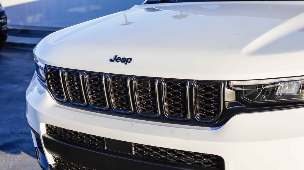 New 2025 Jeep Grand Cherokee L Altitude image 6
