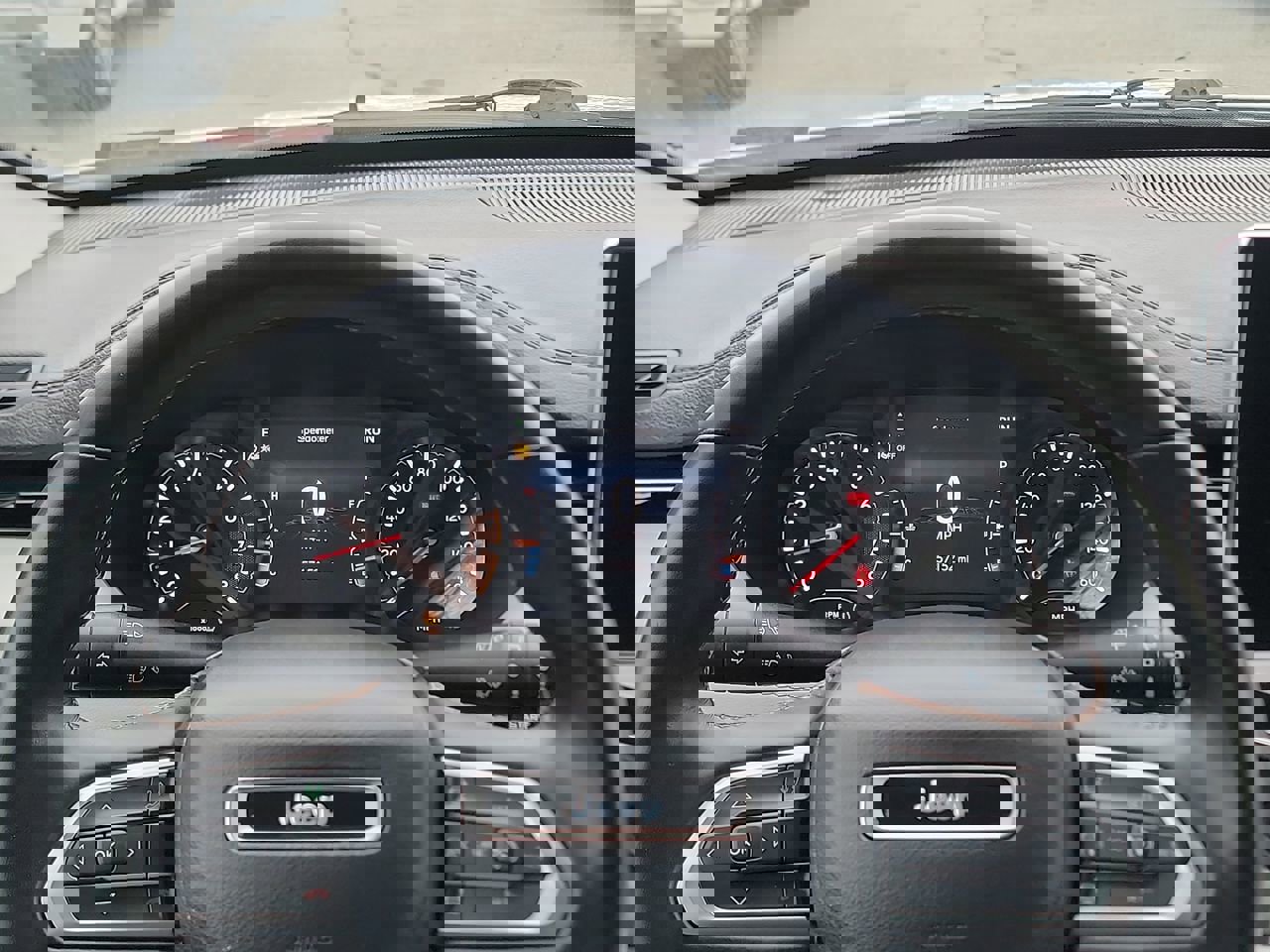 Used 2022 Jeep Compass Limited image 15