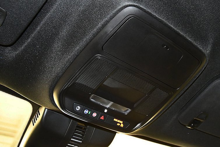 Used 2025 Chevrolet Traverse LT image 24