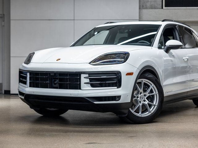 Certified 2025 Porsche Cayenne S AWD/4WD image 21