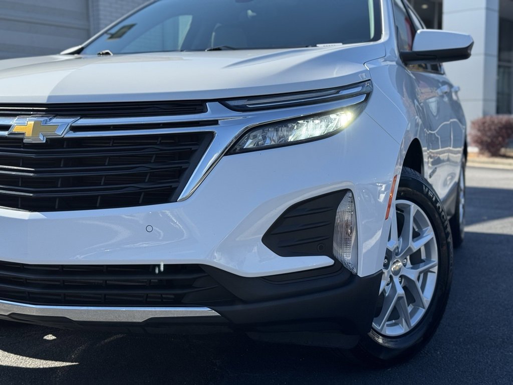 Used 2023 Chevrolet Equinox LT w/ Driver Convenience Package image 4