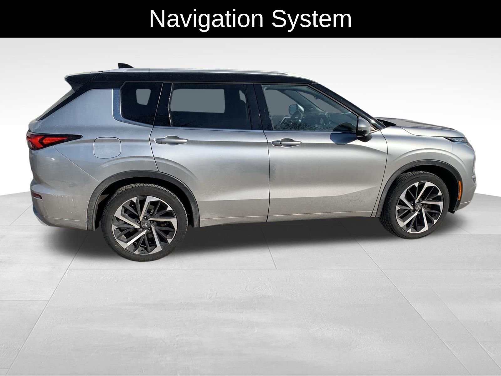 Used 2023 Mitsubishi Outlander SEL image 5