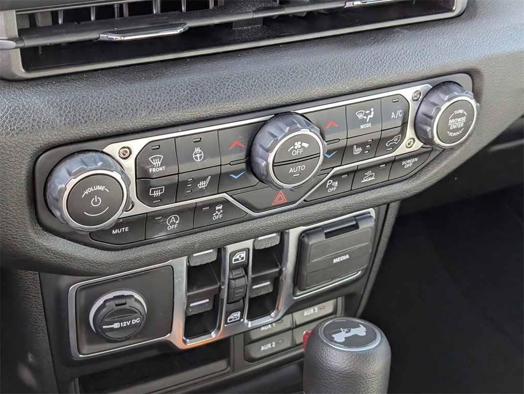 Used 2025 Jeep Wrangler Sport S image 25