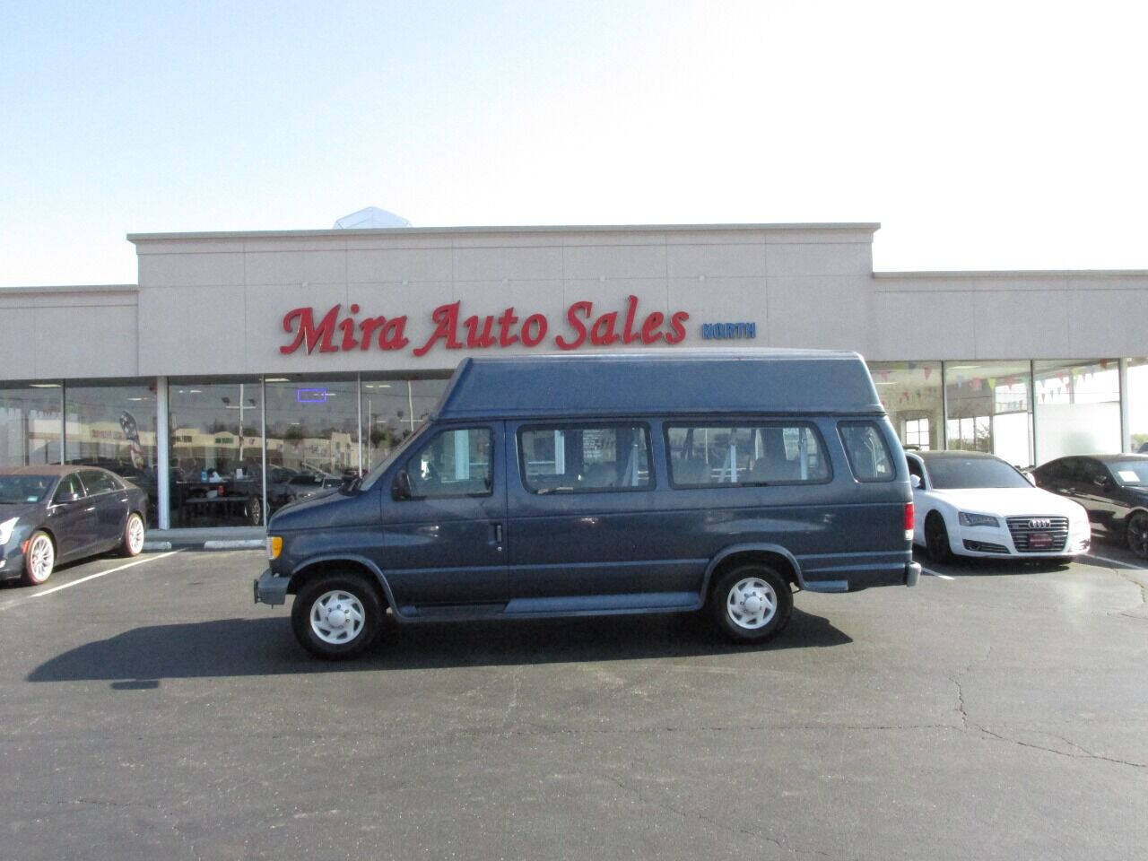 Used 1997 Ford E-350 and Econoline 350 XL RWD image 2