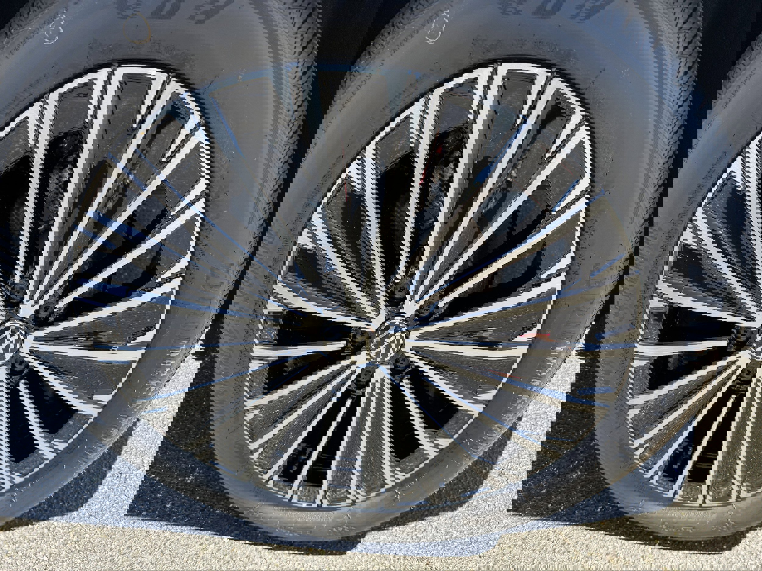 New 2025 Volkswagen Taos SE image 31