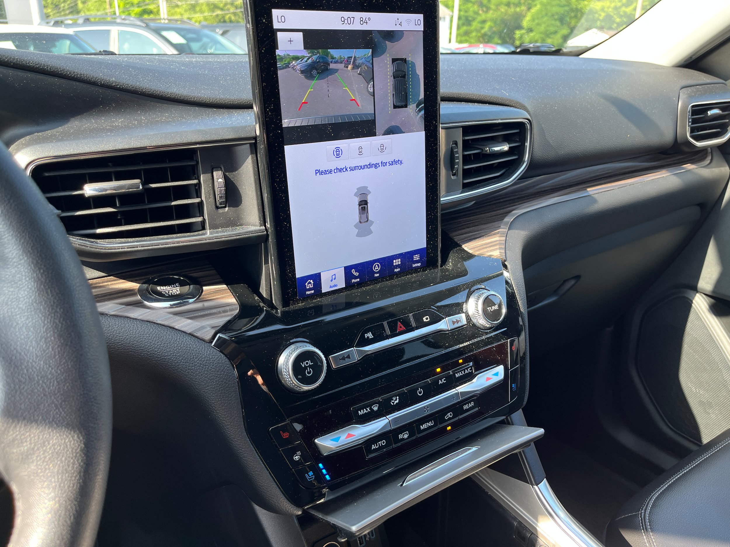Certified 2023 Ford Explorer Limited w/ Limited Technology Package AWD/4WD image 18