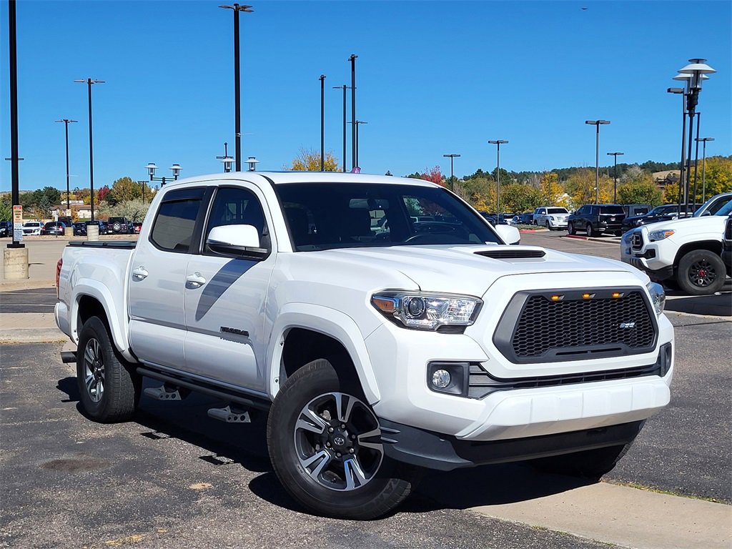 Used 2017 Toyota Tacoma TRD Sport w/ Premium & Technology Package image 3