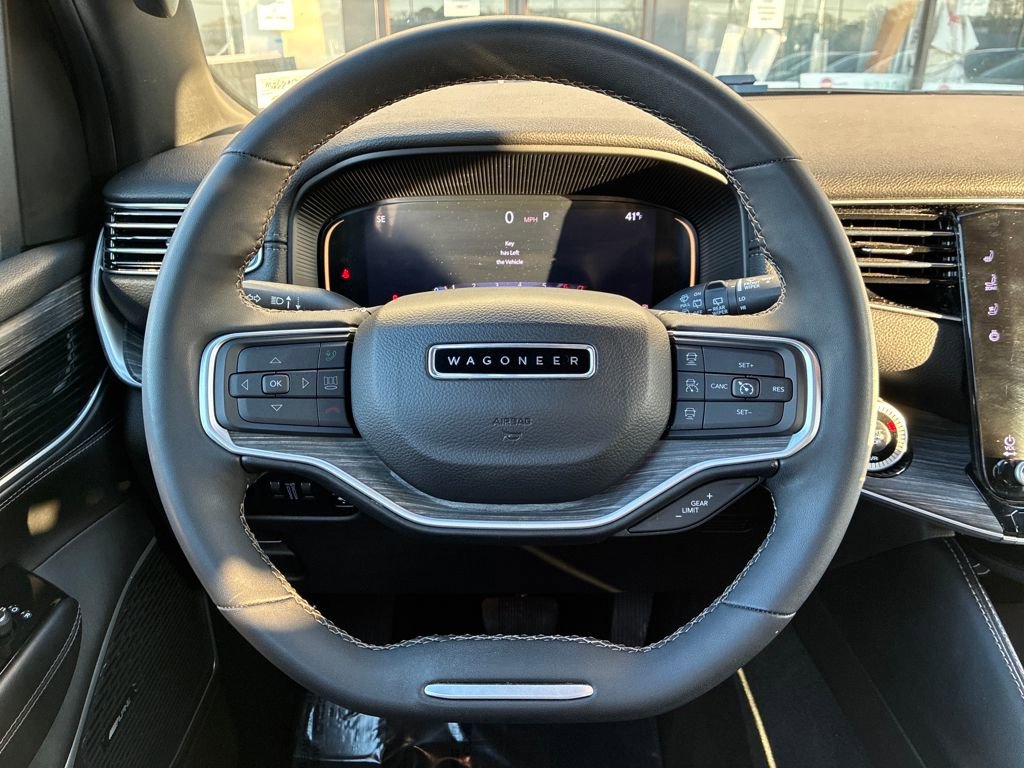 Used 2024 Jeep Wagoneer Series II w/ Flexible Seating Group image 15