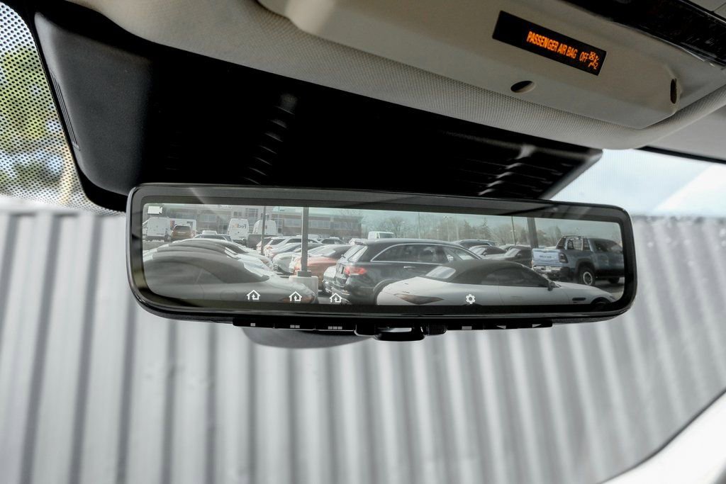 Used 2025 Land Rover Discovery Sport S image 16