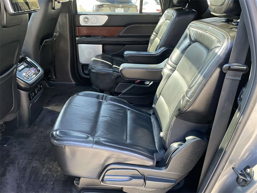 Used 2021 Lincoln Navigator L Reserve w/ Luxury Package image 13