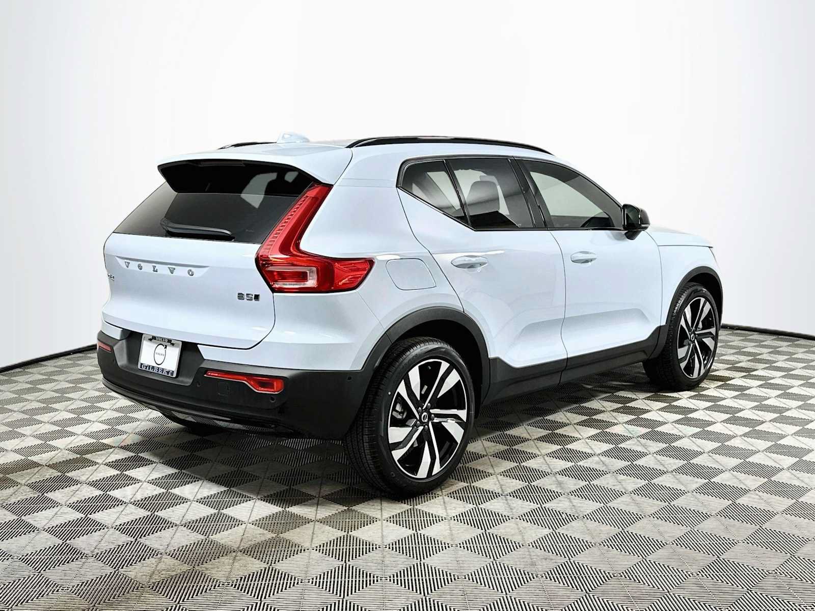 New 2026 Volvo XC40 B5 Ultra AWD/4WD image 7