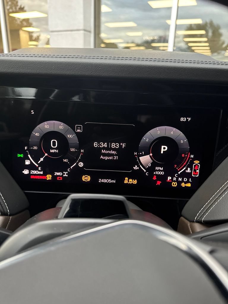 Used 2025 GMC Yukon Denali Ultimate AWD/4WD image 7