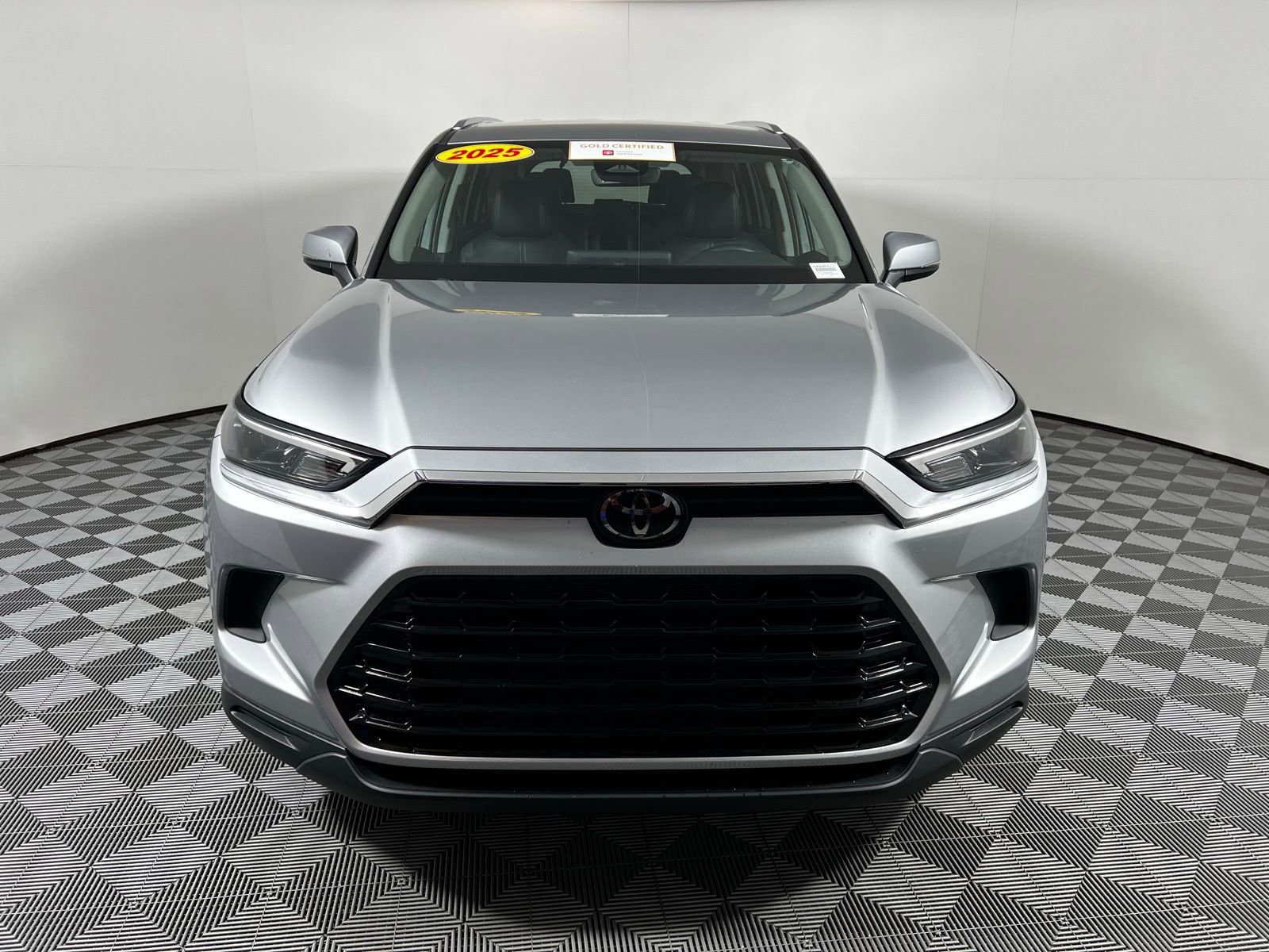 Certified 2025 Toyota Grand Highlander AWD image 2