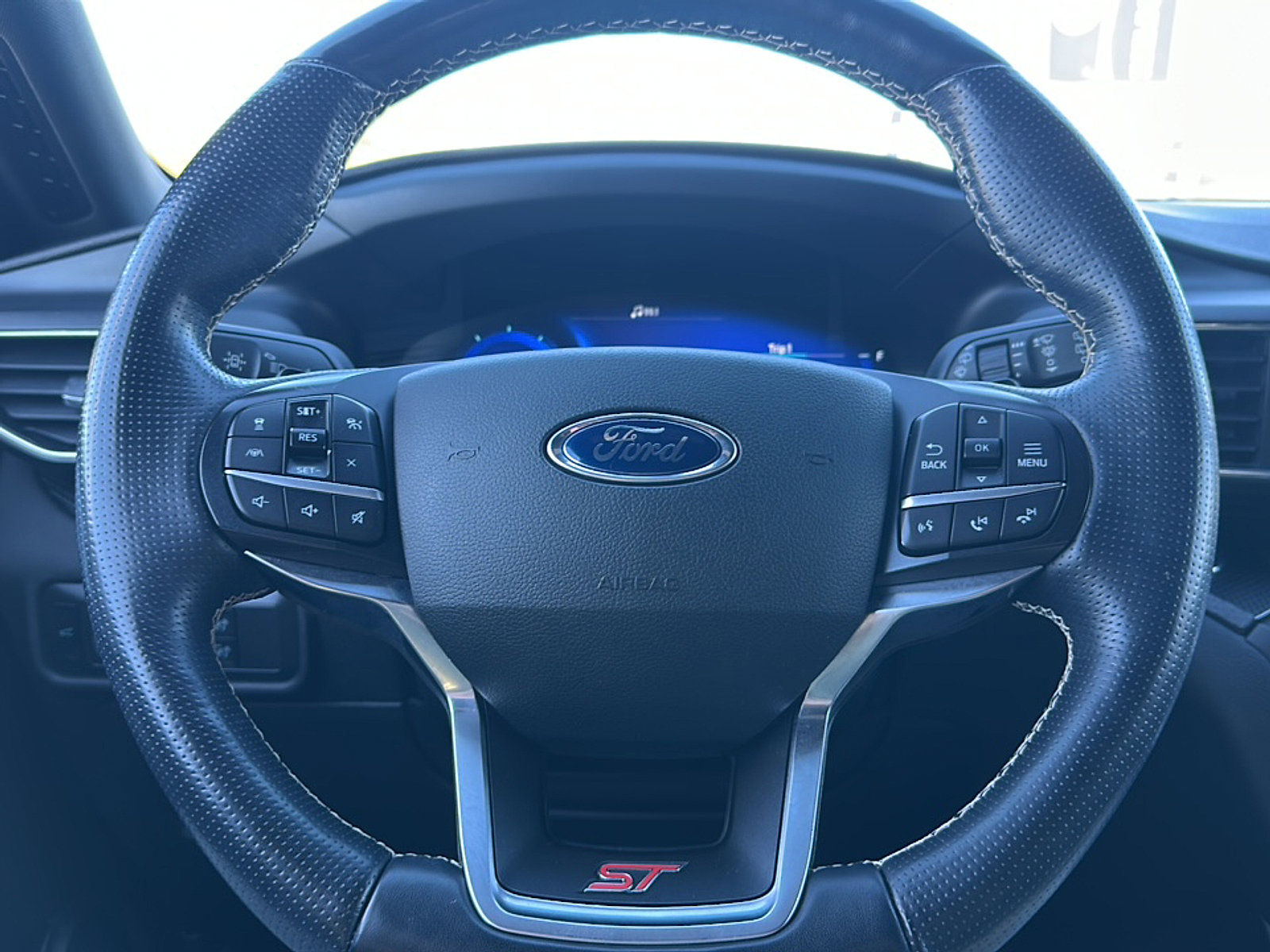 Used 2020 Ford Explorer ST w/ Premium Technology Package image 28