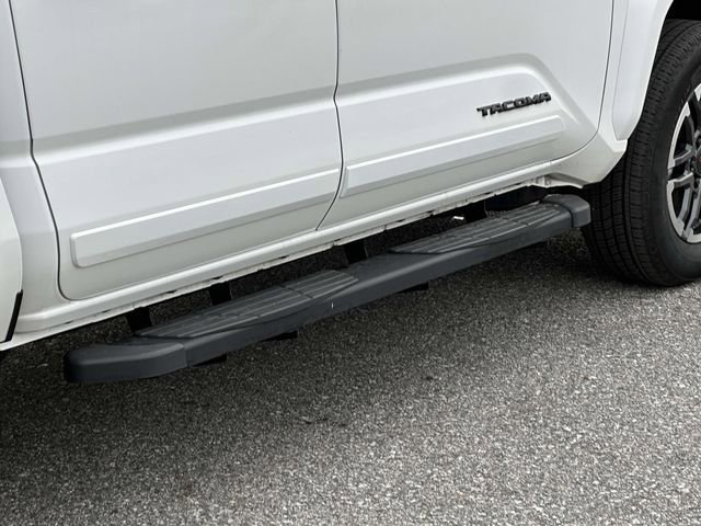Used 2024 Toyota Tacoma TRD Sport w/ TRD Sport Upgrade Package image 28