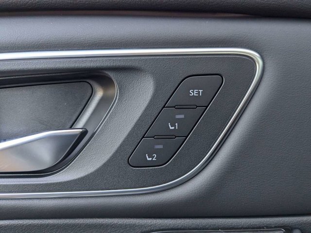 New 2025 Nissan Rogue Platinum w/ Platinum Premium Package image 25