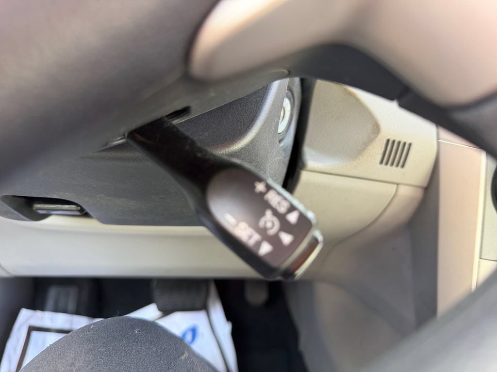 Used 2013 Toyota Corolla LE FWD image 25