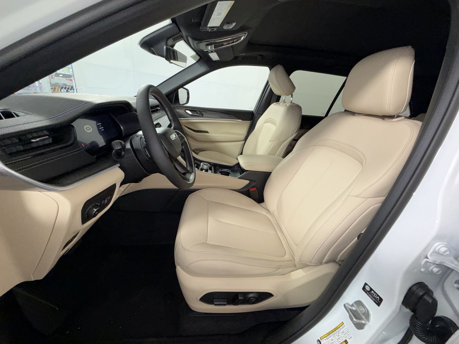 New 2026 Jeep Grand Cherokee Limited w/ Limited Altitude Package AWD/4WD image 13