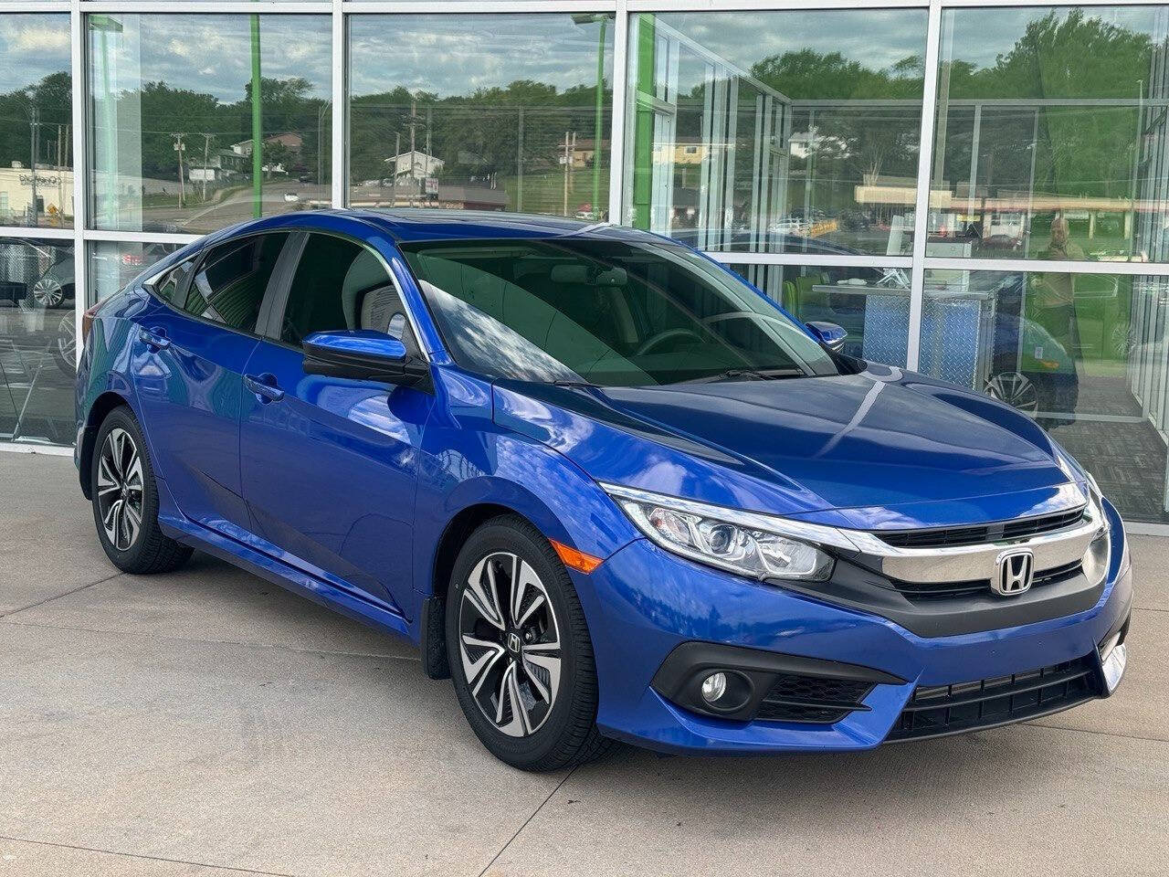 Used 2017 Honda Civic EX-L image 1