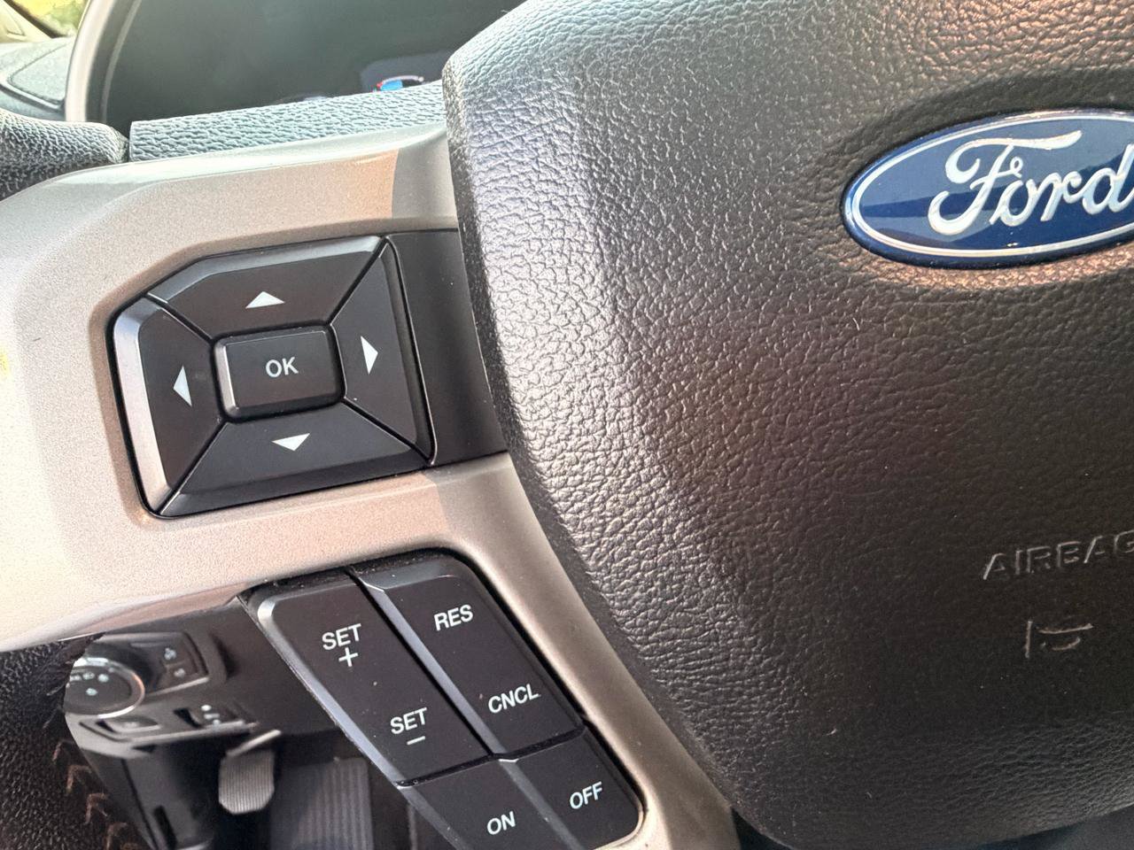 Used 2020 Ford F350 Lariat w/ Lariat Ultimate Package AWD/4WD image 14